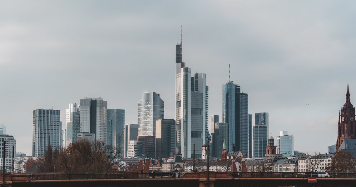 Frankfurter Finanzviertel am Main — Frankfurt