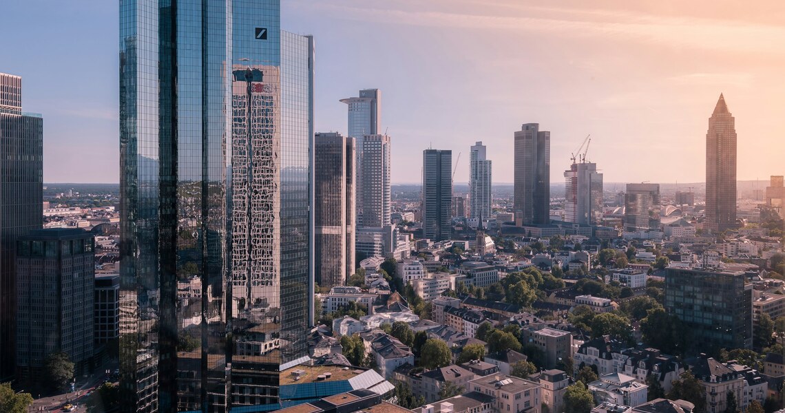 Frankfurter Finanzviertel (Deutsche Bank & Messeturm) — Frankfurt